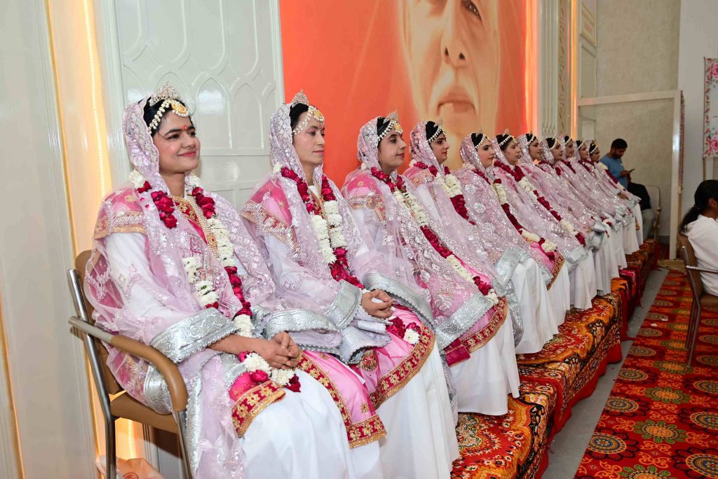 ब्रह्माकुमारीज़ के सोनीपत रिट्रीट सेंटर में 'डिवाइन विज़डम आर्ट गैलरी' का उद्घाटन